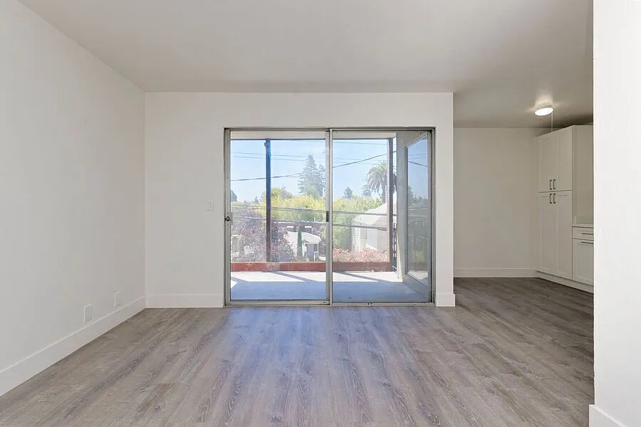 2221 Parker St — Photo 3