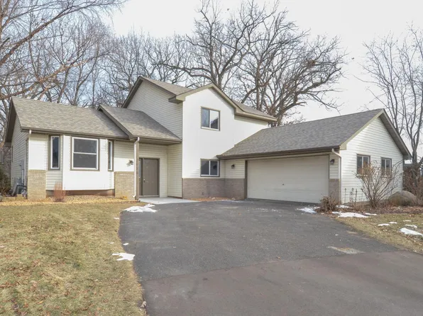 7086 46th Street Cir N, Oakdale, MN 55128
