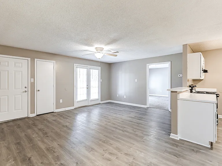 The Waverly Apartments — Photo 36