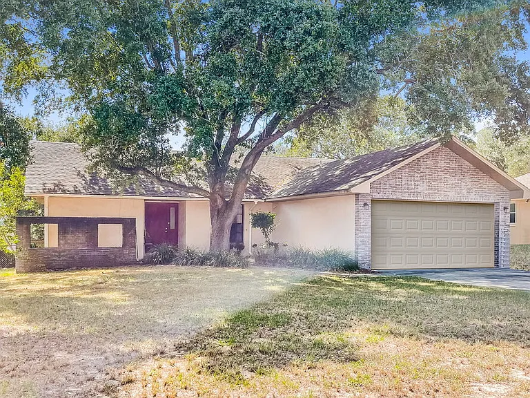 1424 Covington Ct — Photo 1