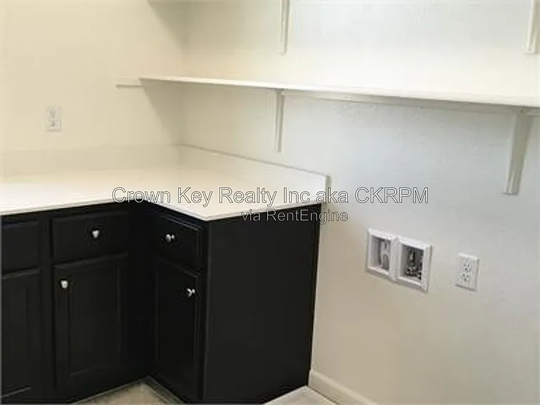 3831 Comstock Pl — Photo 8