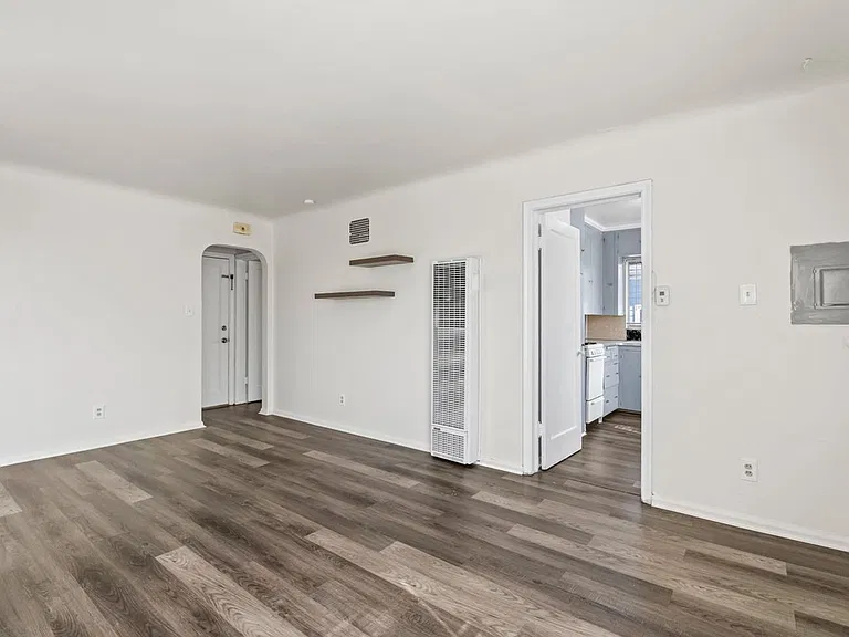 76 W Apricot Ave #2 — Photo 2