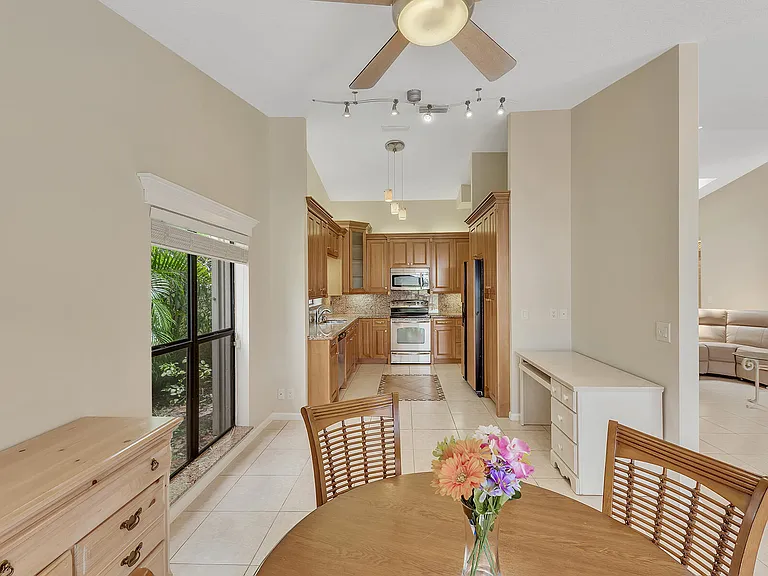 7747 Villa Nova Dr — Photo 17