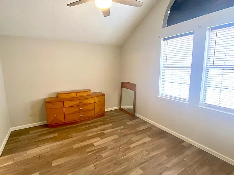 2614 Timberview Cir — Photo 3