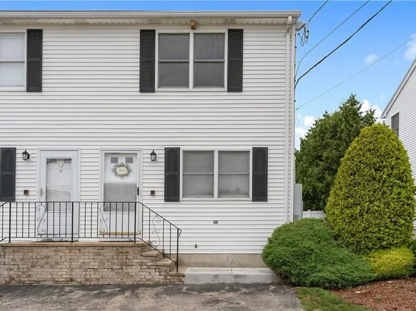 13 Sunflower Cir #108, North Providence, RI 02911