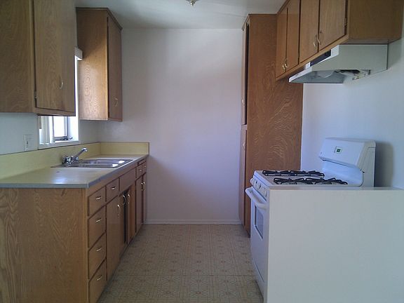 3rd image of 11955 Manor Dr