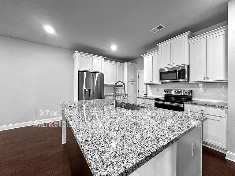965 Shy Ln — Photo 2
