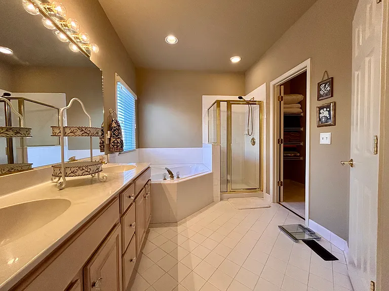 517 Rivercrest Cv — Photo 20
