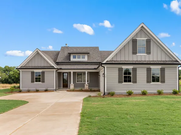1101 Madison Hills Dr, Madison, GA 30650
