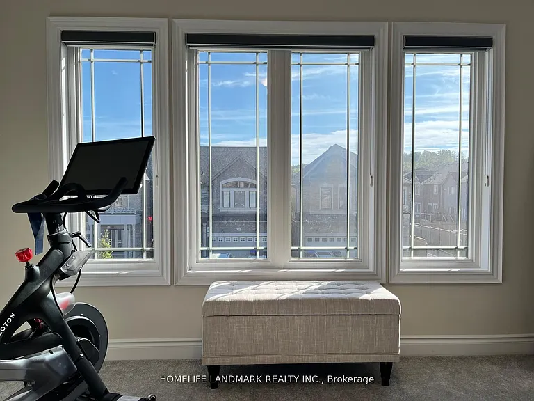 43 Lorne Thomas Pl — Photo 15
