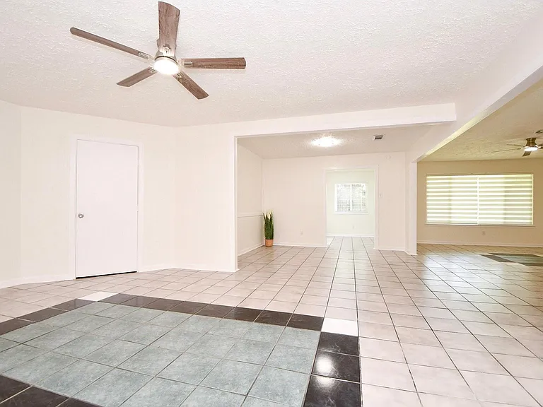 16823 Cobble Ridge Dr — Photo 15