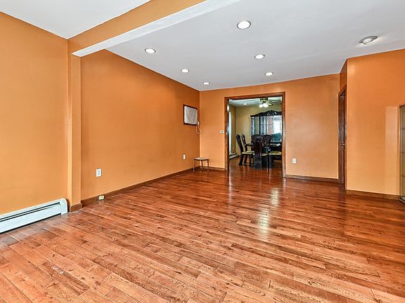 4th image of 8406 Newkirk Ave
