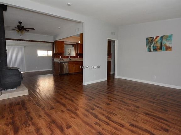 4th image of 104 N Minnesota St
