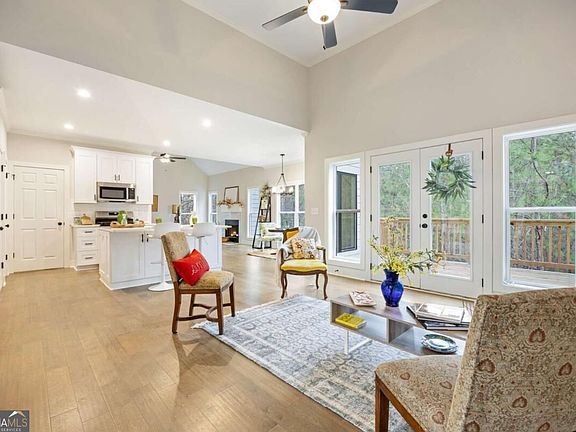 4th image of 400 Ansley Dr