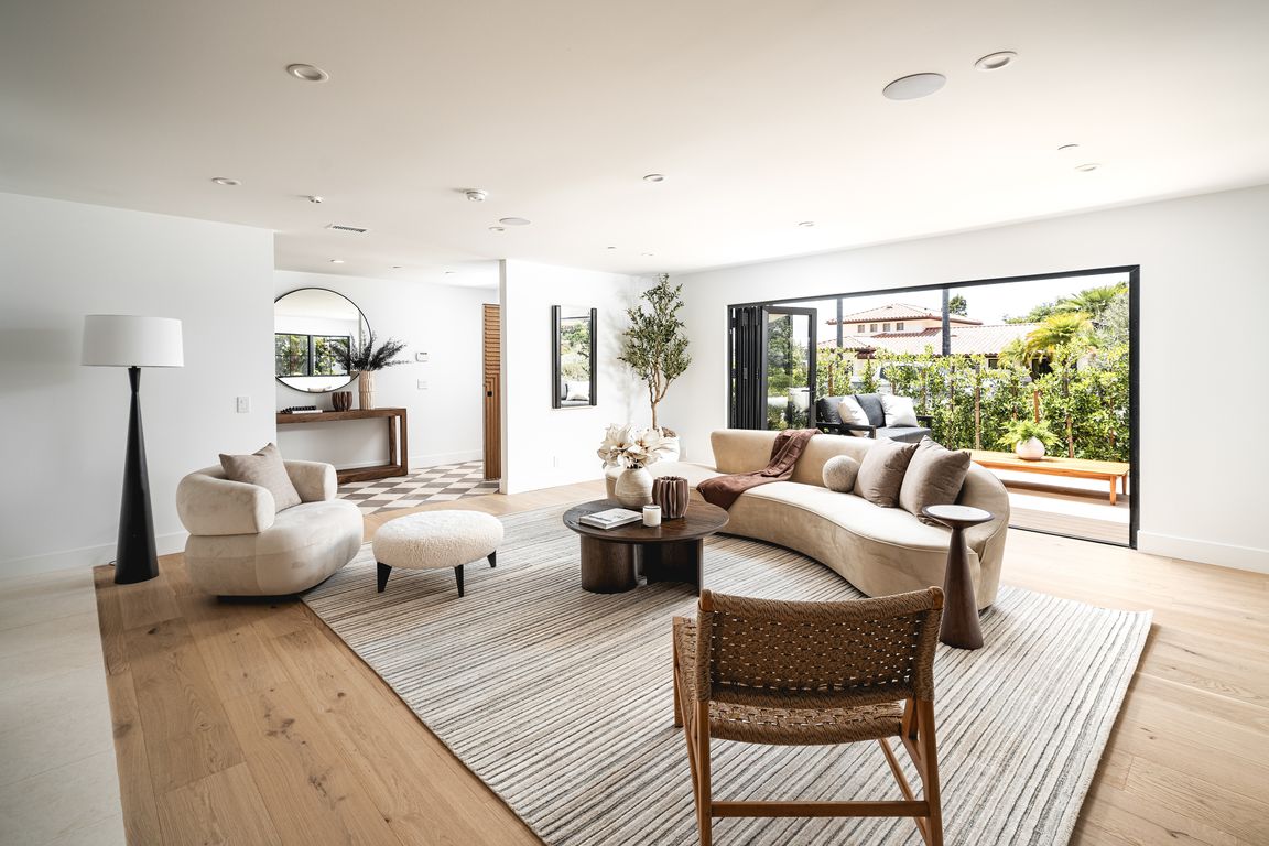 next background image