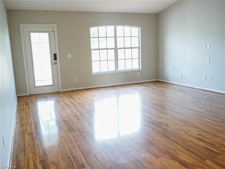 17556 Brentwood Ct — Photo 3
