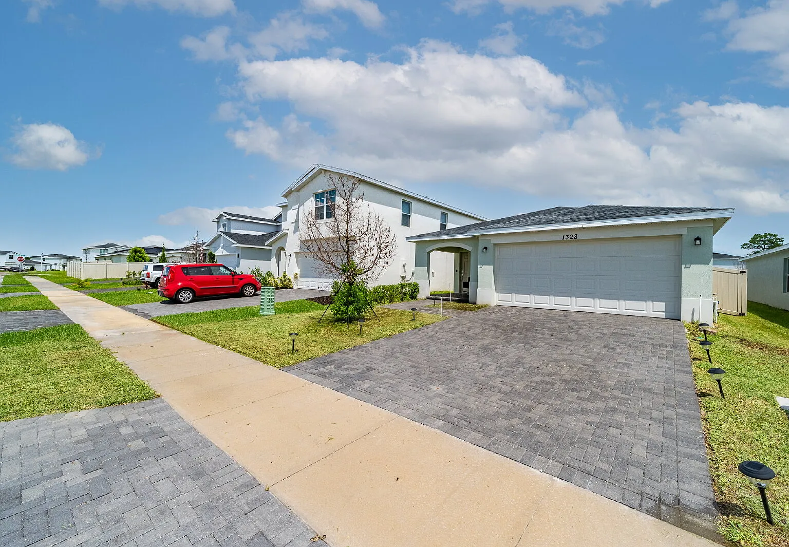 3 bed, 2.0 bath, 1451 sqft, $2,200 — Photo 2