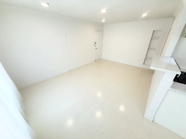 8720 W Olympic Blvd #4 — Photo 9