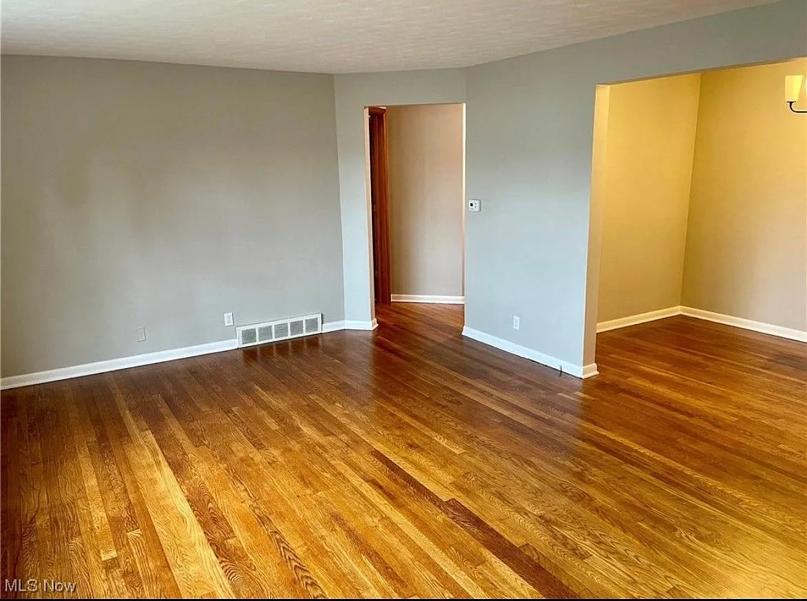 2 bed, 960 sqft, $1,200 — Photo 3