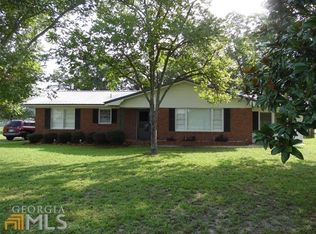 884 Daisy Adams Rd, Cochran, GA 31014