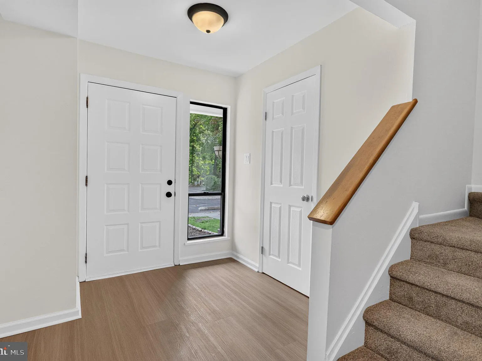 3 bed, 1.5 bath, 1373 sqft, $2,775 — Photo 2