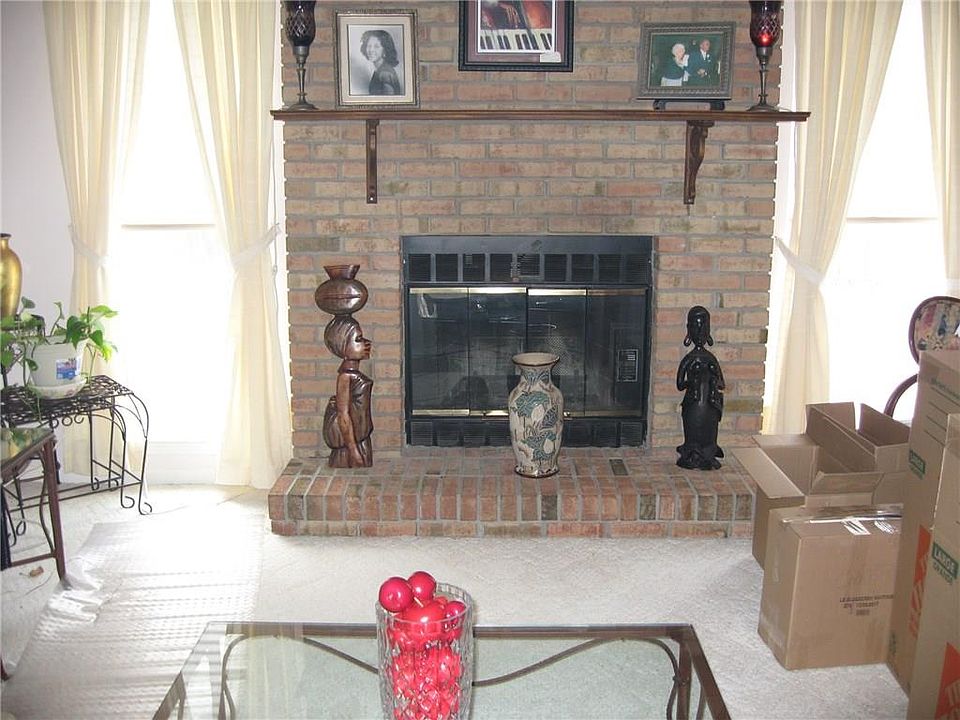 2nd image of 49 Winchester Dr