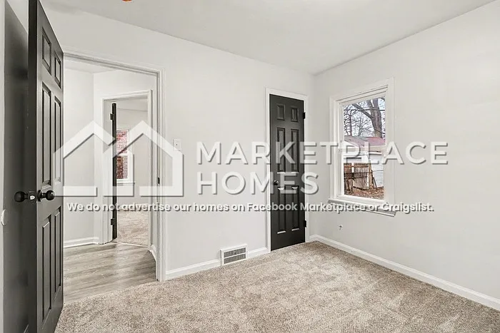 11235 Roxbury St — Photo 14