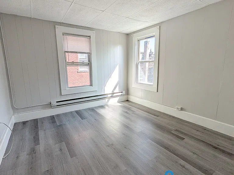 212 Lyman St #3L — Photo 8