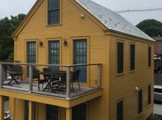 211 Thames St, Bristol, RI 02809