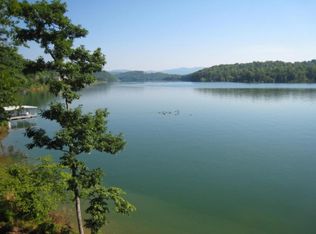 609 Crown Pointe Rd, La Follette, TN 37766