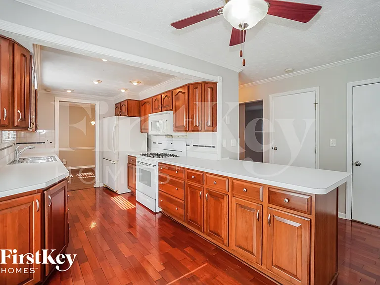 2712 Willow Glen Rd — Photo 5