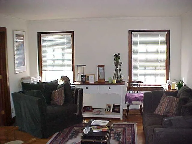 2206 Kendall Ave — Photo 1