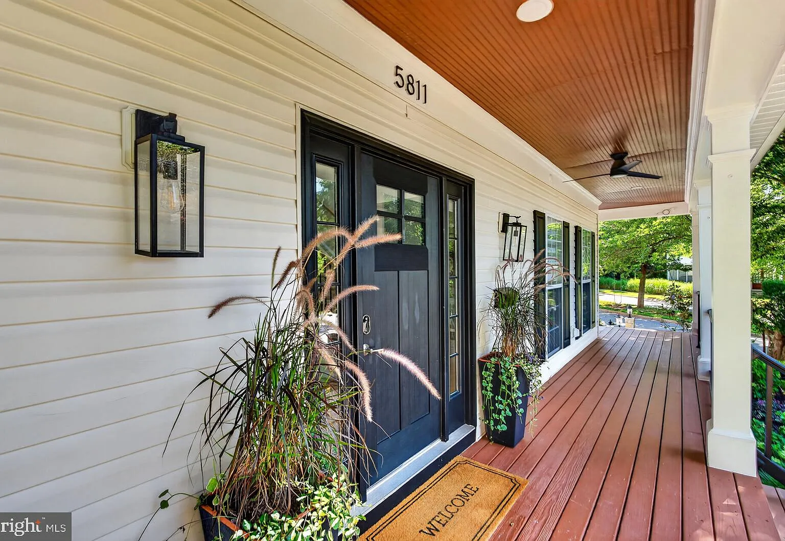 6 bed, 4.5 bath, 4252 sqft, $8,995 — Photo 3