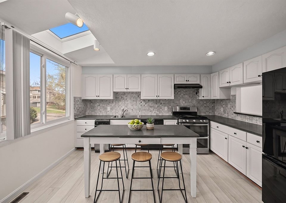 1st image of 255 North Rd Unit 10
