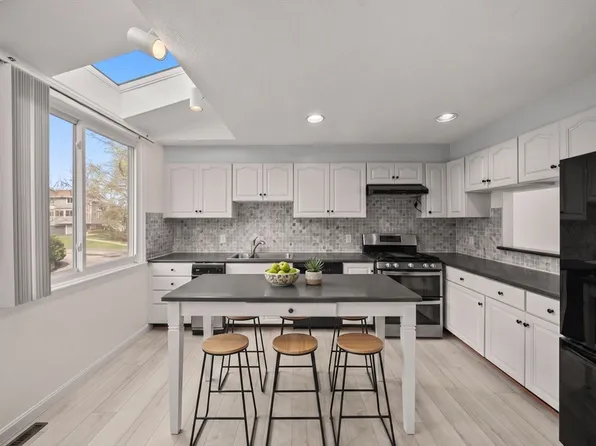 255 North Rd Unit 10, Chelmsford, MA 01824