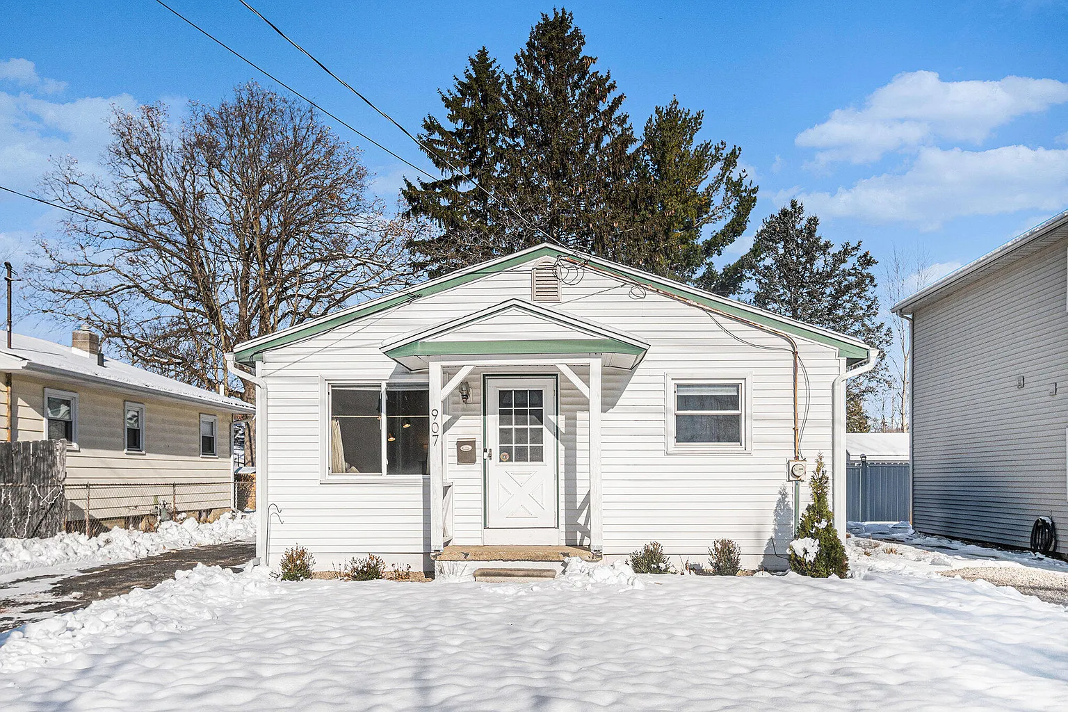 907 Tisdale Ave photo 1