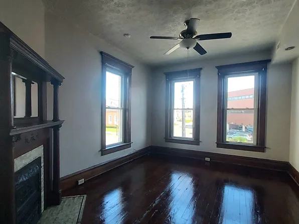 79 W Church St APT 4, Newark, OH 43055