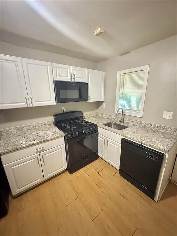 2 bed, 1.0 bath, 1624 sqft, $1,200 — Photo 3