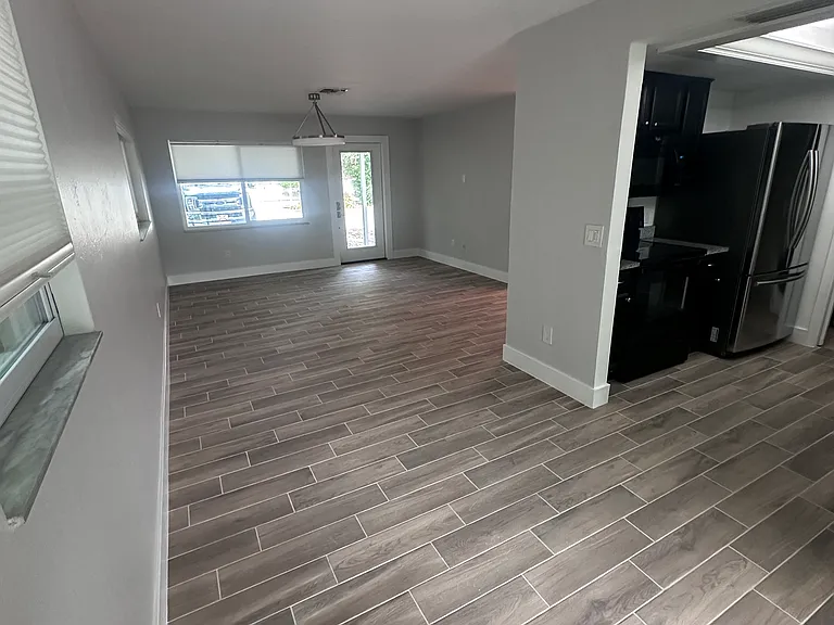 1236 Highlands Dr — Photo 2