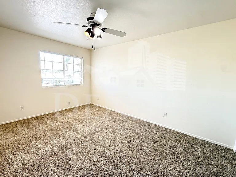 1425 E Chicago Cir — Photo 17