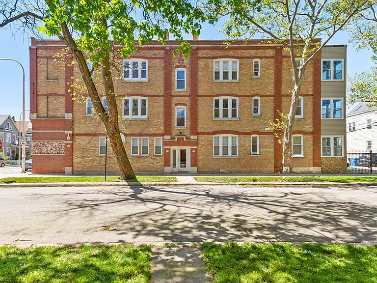 3734 W Diversey — Photo 2