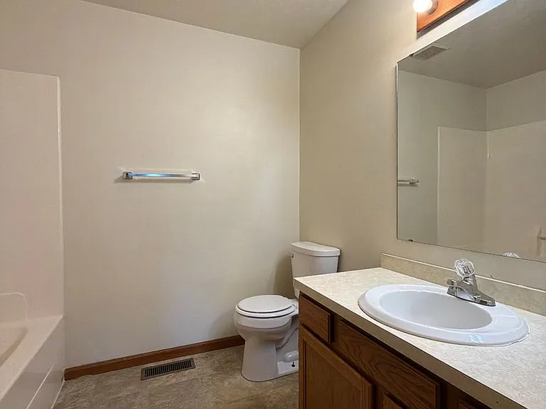 201 Stonewall Ct — Photo 14