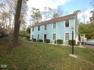 30 Stonehenge Rd, Ridgefield, CT 06877