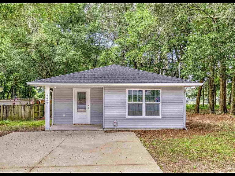 6609 Cedar St — Photo 1
