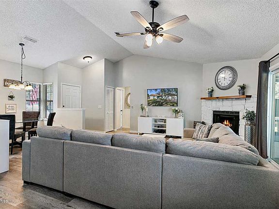 3rd image of 10070 Huntington Forest Blvd E