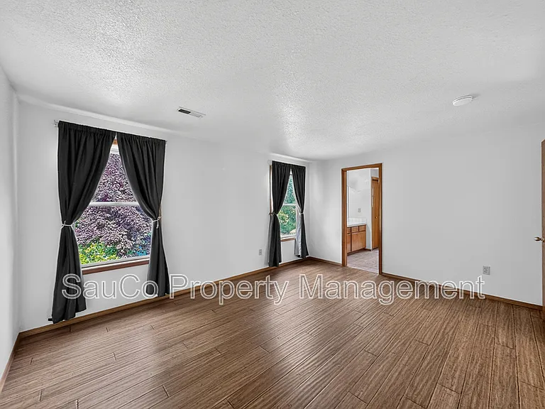 969 SW 177th Ter — Photo 11