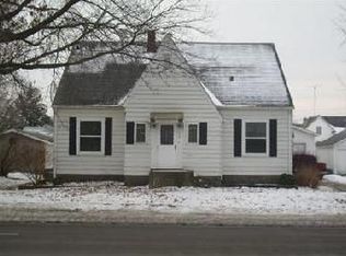 739 E Washington St, Washington, IA 52353