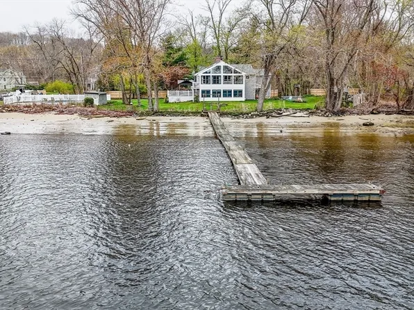 54 Pleasant Valley Rd, Amesbury, MA 01913