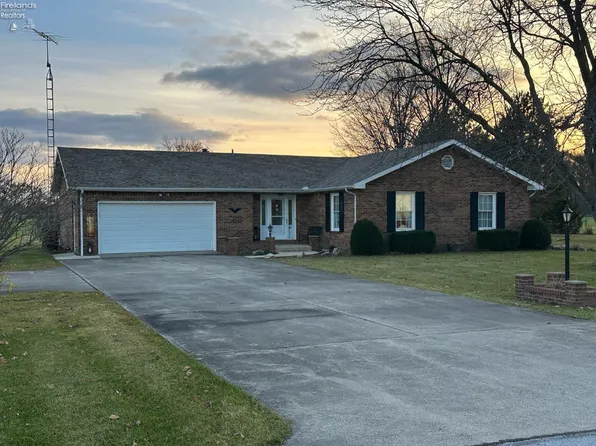 12060 W Bower Ct, Oak Harbor, OH 43449