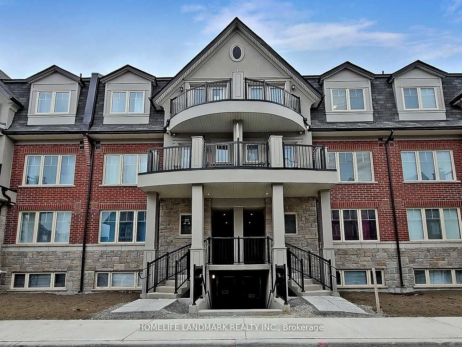 3 bed, $2,750 — Photo 1